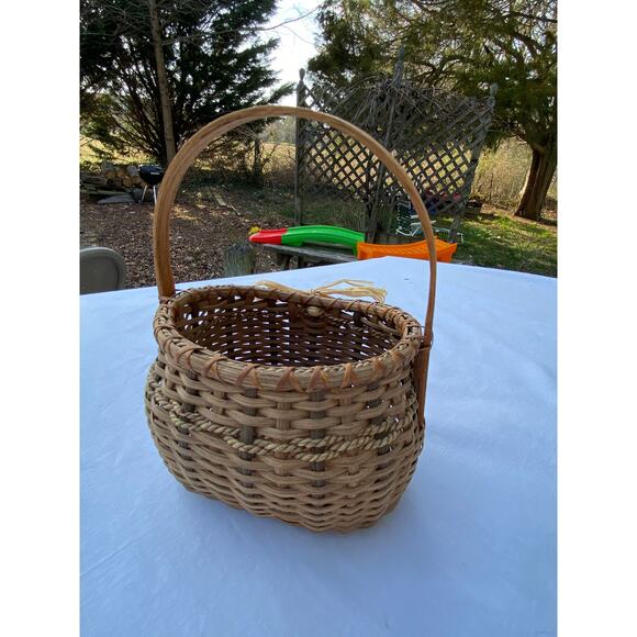Handmade Basket w Handle Artist Aletha Gilbert Rattan Sea Grass (Bow & Shell EUC - Picture 6 of 12